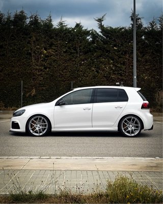 Volkswagen Golf R20 DSG
