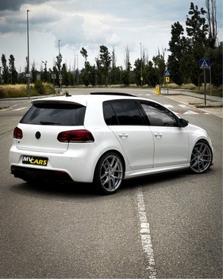 Volkswagen Golf R20 DSG