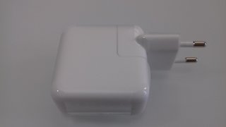 NUEVO Cargador Original  “USB-C power adapter”