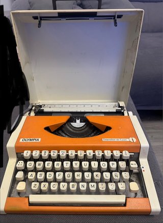 Olympia Traveller de Luxe Máquina de Escribir
