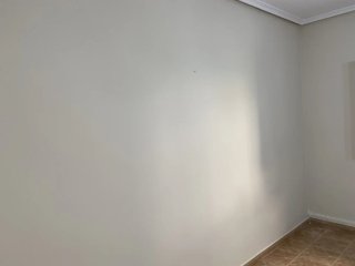 Busco trabajo como oficial de pintura, alisado