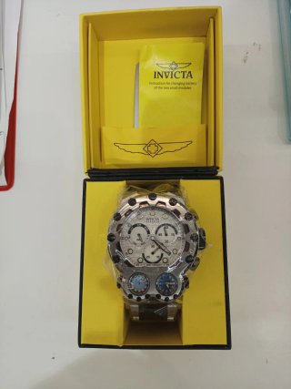 Reloj Invicta Amarillo