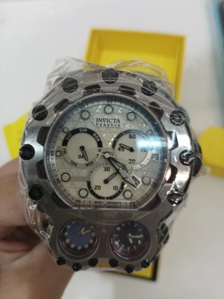 Reloj Invicta Amarillo