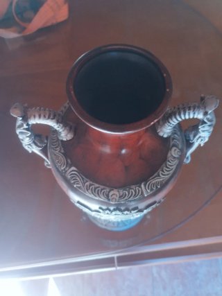 Jarrón antiguo decorativo
