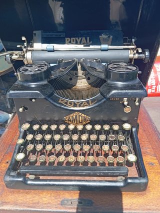 Máquina de escribir Royal antigua Tlf 663162355