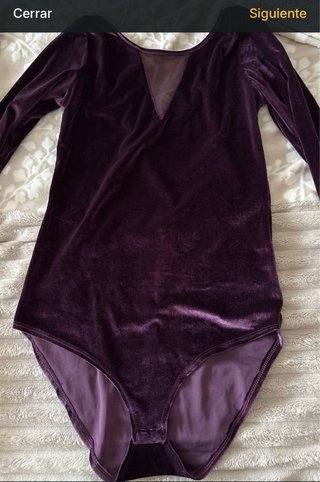Body de terciopelo morado con transparencias