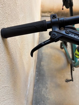 Bicicleta MMR Montada en SRAM