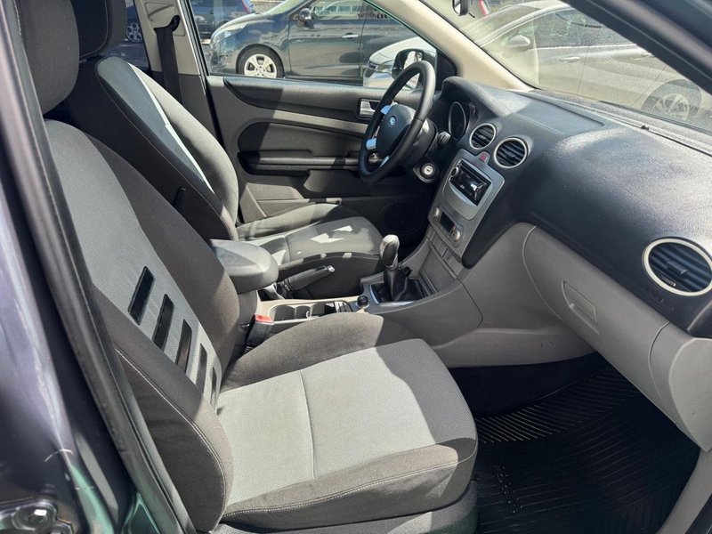 Ford Focus 2009, foto 11