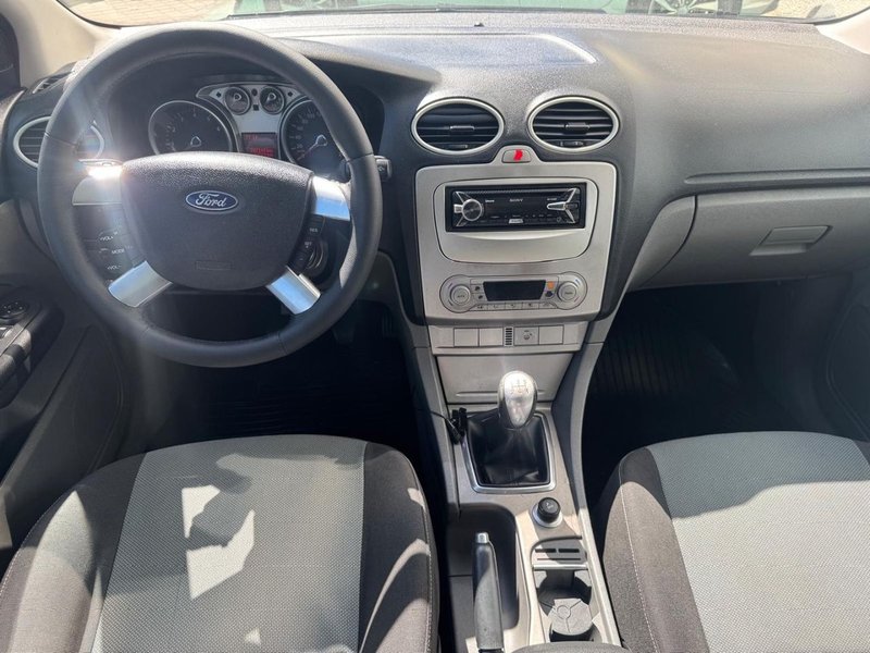 Ford Focus 2009, foto 13
