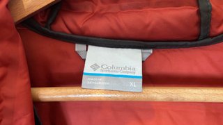 Plumas Columbia Talla XL Roja