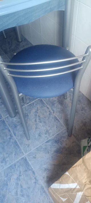Mesa de cocina con 3 sillas