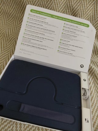 Funda HOU para iPad con Teclado Nueva!
