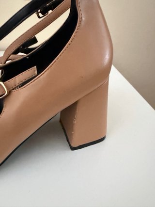 Zapatos Mary Jane Tacón Beige y Negro
