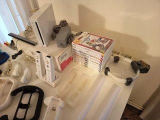 Nintendo Wii + Accesorios Star Wars y Skylanders