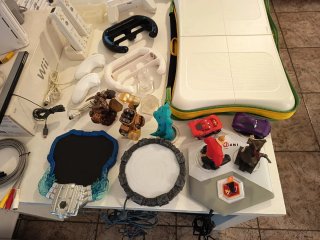 Nintendo Wii + Accesorios Star Wars y Skylanders