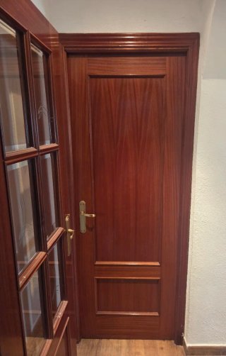 Puertas de madera interiores