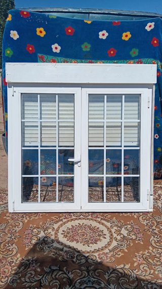 Ventana de aluminio doble con persiana