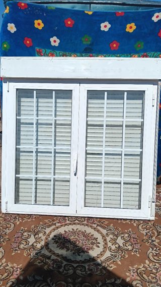 Ventana de aluminio doble con persiana