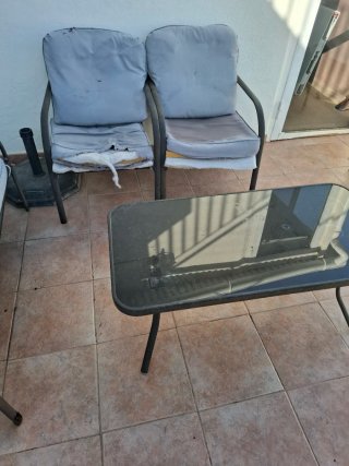 Conjunto jardín mesa cristal y 3 asientos