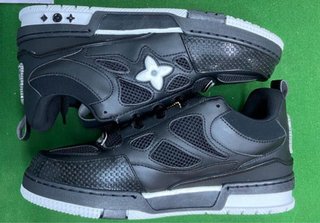 Louis Vuitton Zapatillas Negras y Blancas