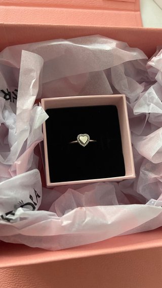 Anillo Pandora Corazón Plata y Blanco