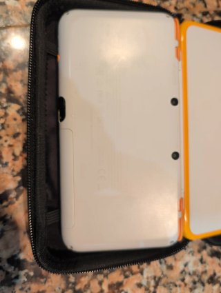 Nintendo 2DS XL Arancione e Bianco