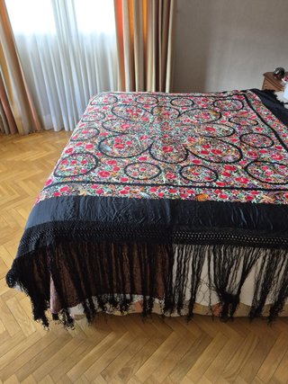 Mantón de Manila antiguo Seda Bordado a Mano