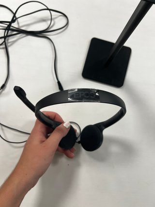 Auriculares EPOS con micrófono+soporte escritorio