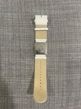 Reloj Oasis con correa de cuero blanco