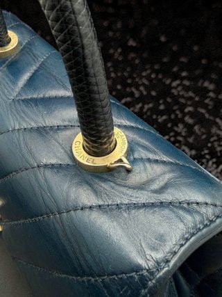 Bolso Chanel Chevron Piel Azul Marino