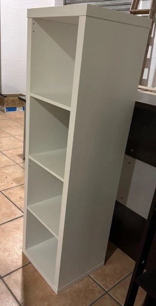 Estantería blanca de madera