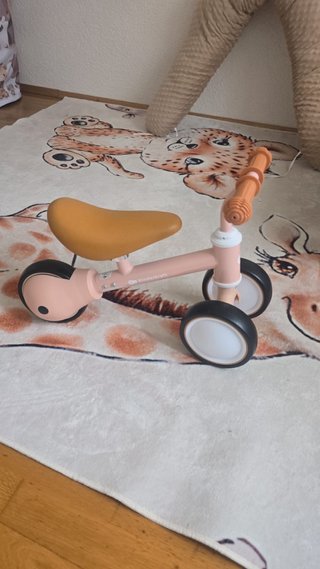 Bicicleta sin pedales Kinderkraft rosa y azul