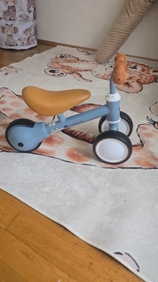 Bicicleta sin pedales Kinderkraft rosa y azul