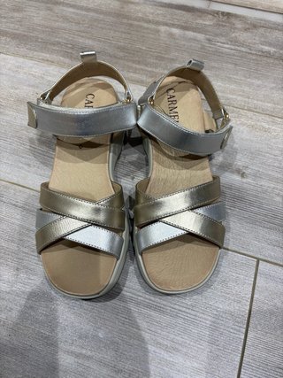 Sandalias Carmela Piel Doradas y Plateadas