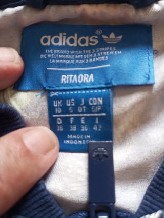 Chaqueta Adidas Rita Ora floral