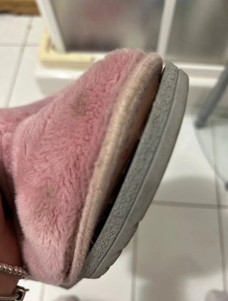 Ciabatte peluche rosa usate