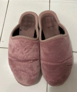 Ciabatte peluche rosa usate