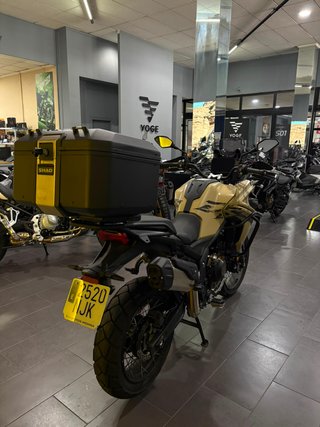 Voge 625 DSX Aventura Negra/Dorada