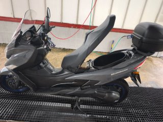 Suzuki Burgman 400 - 2021 - 35399 KM