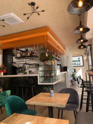 Bar-cafeteria en traspaso