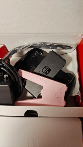 Nintendo Switch OLED con accessori e scatolo origi