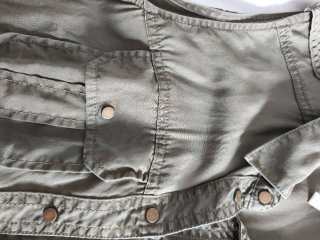 Mono corto verde militar sin mangas