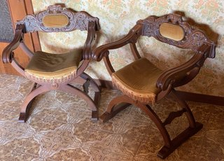2 Sedie Savonarola in legno massello noce anni '70