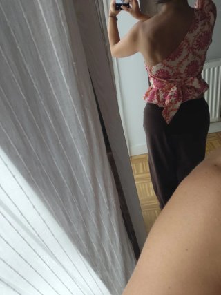 Top asimétrico estampado verano