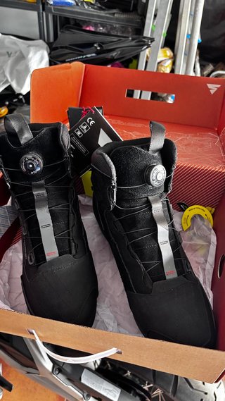 Botas para moto de la marca Shima Edge N.45 nuevas