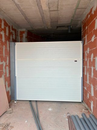 REPARACIÓN PUERTAS DE GARAJE (RAPIDO Y ECONOMICO)