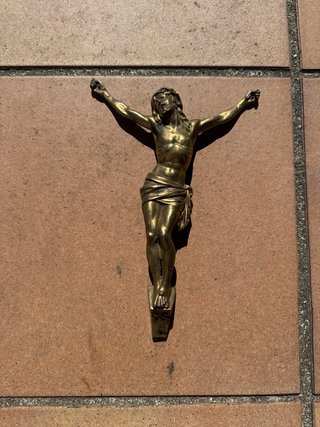 Cristo de bronce