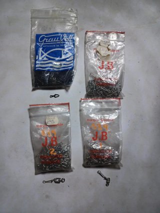 Lote 182.  Mosquetones para pesca