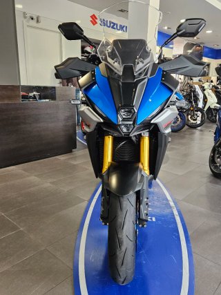 SUZUKI GSX-S 1000 GX MOTO DE REESTRENO