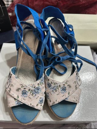 Sandali zeppa bianchi e azzurri